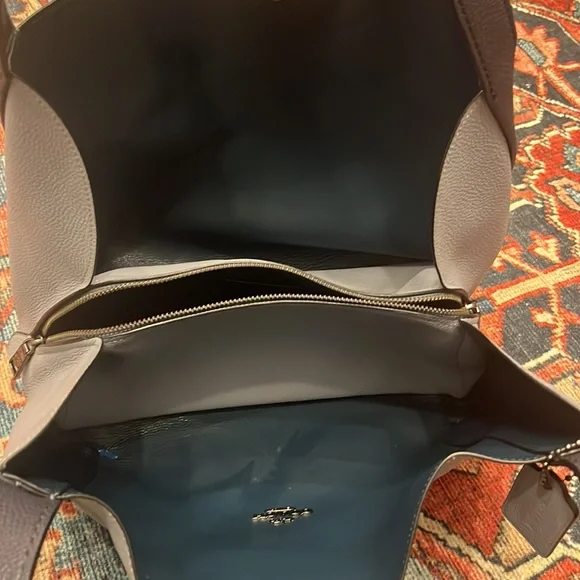 Coach Hadley Hobo 21 - Picture 11 of 15